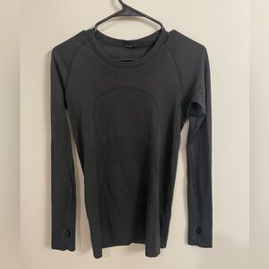 Lululemon workout shirt